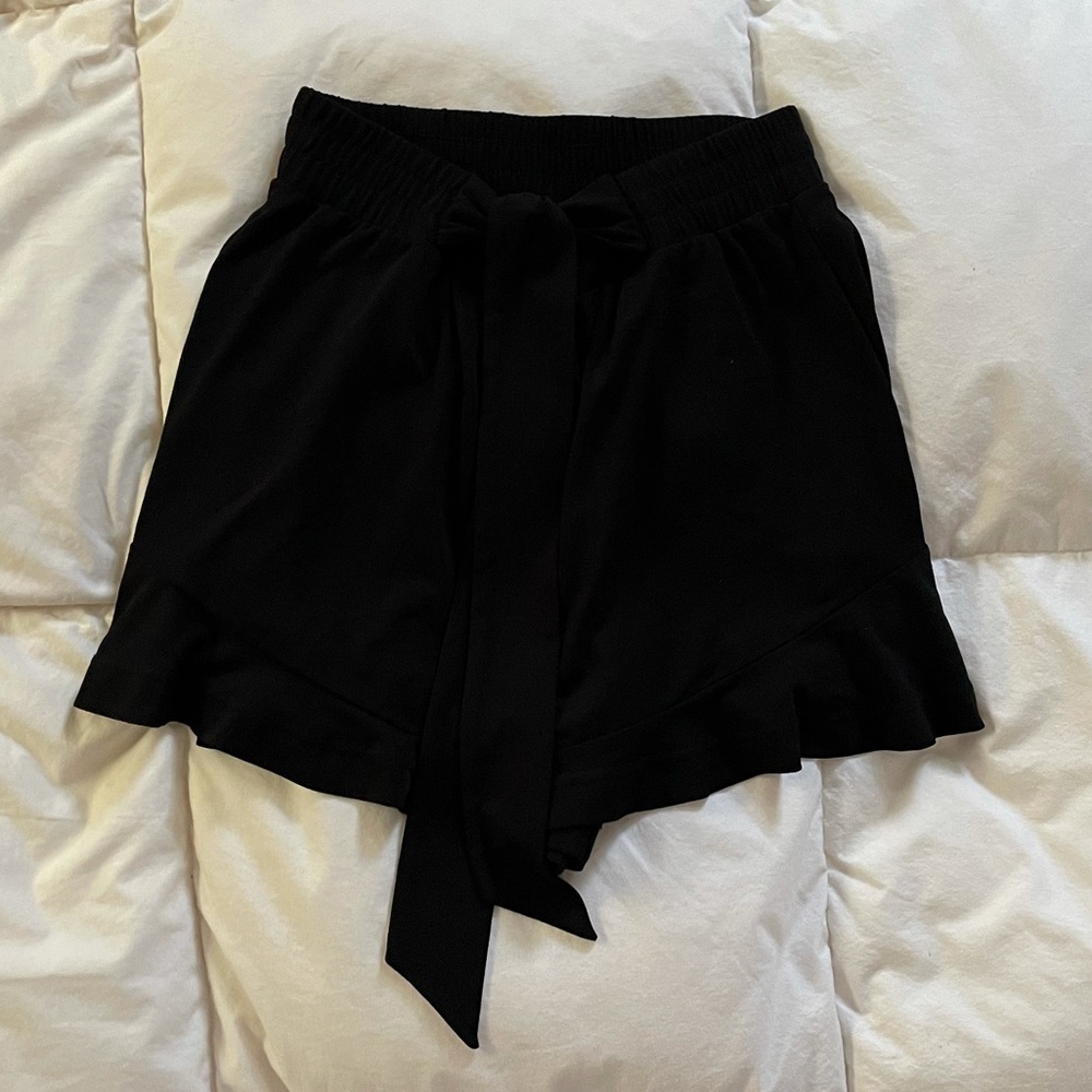 Black Express Tie Flowy Shorts